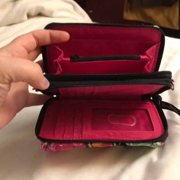 Vera Bradley Smartphone Wristlet - Picture 2 of 3